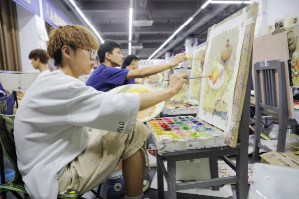 文化400分以下美术生该不该去杭州校考画室集训？