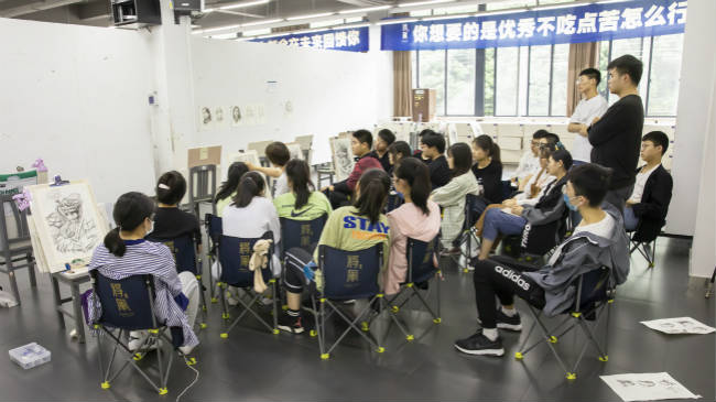 杭州画室暑假班要去学吗 和校内学习有什么不同